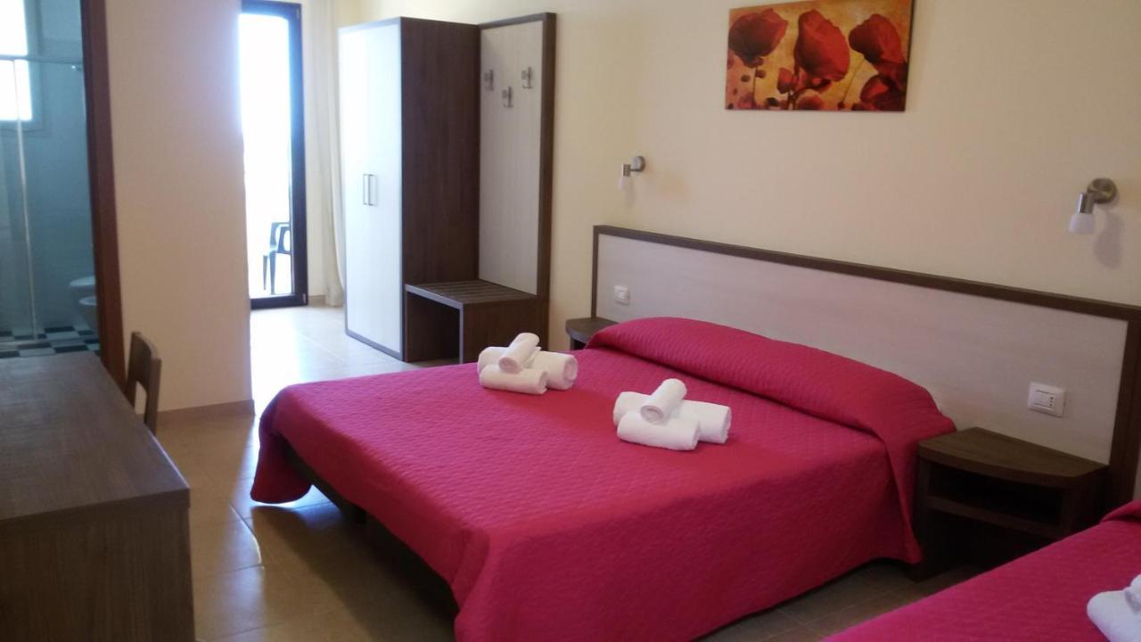 B&B Hotel Helios Uggiano La Chiesa Exterior photo