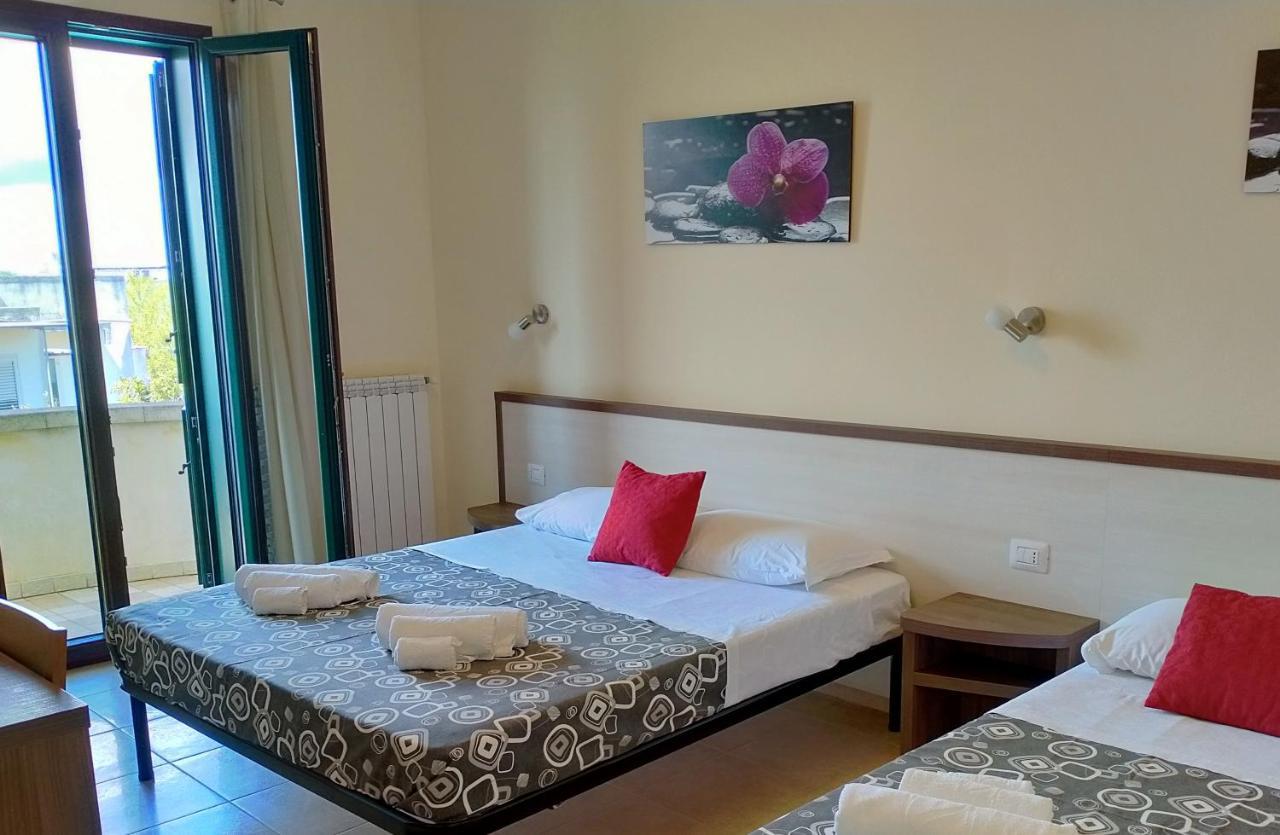 B&B Hotel Helios Uggiano La Chiesa Exterior photo